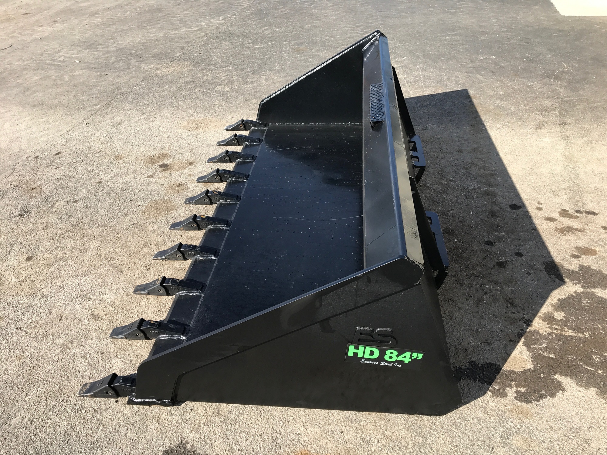 2021 ES Attachments 84 inch HD Tooth Bucket Commercial Loader Buckets | County Equipment Company LLC